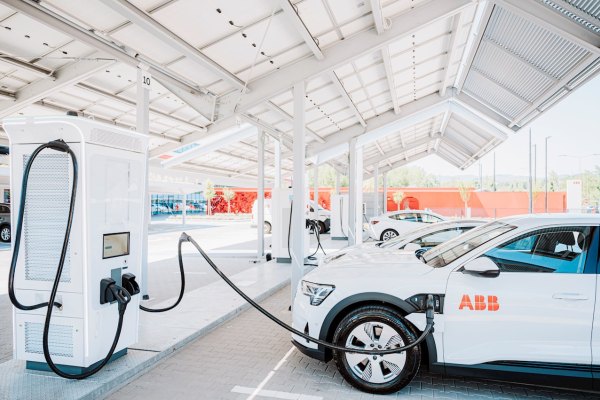 Adana'da Elektrikli Araç Şarj Kurulumu ve Şarj İstasyonlarının Geleceği